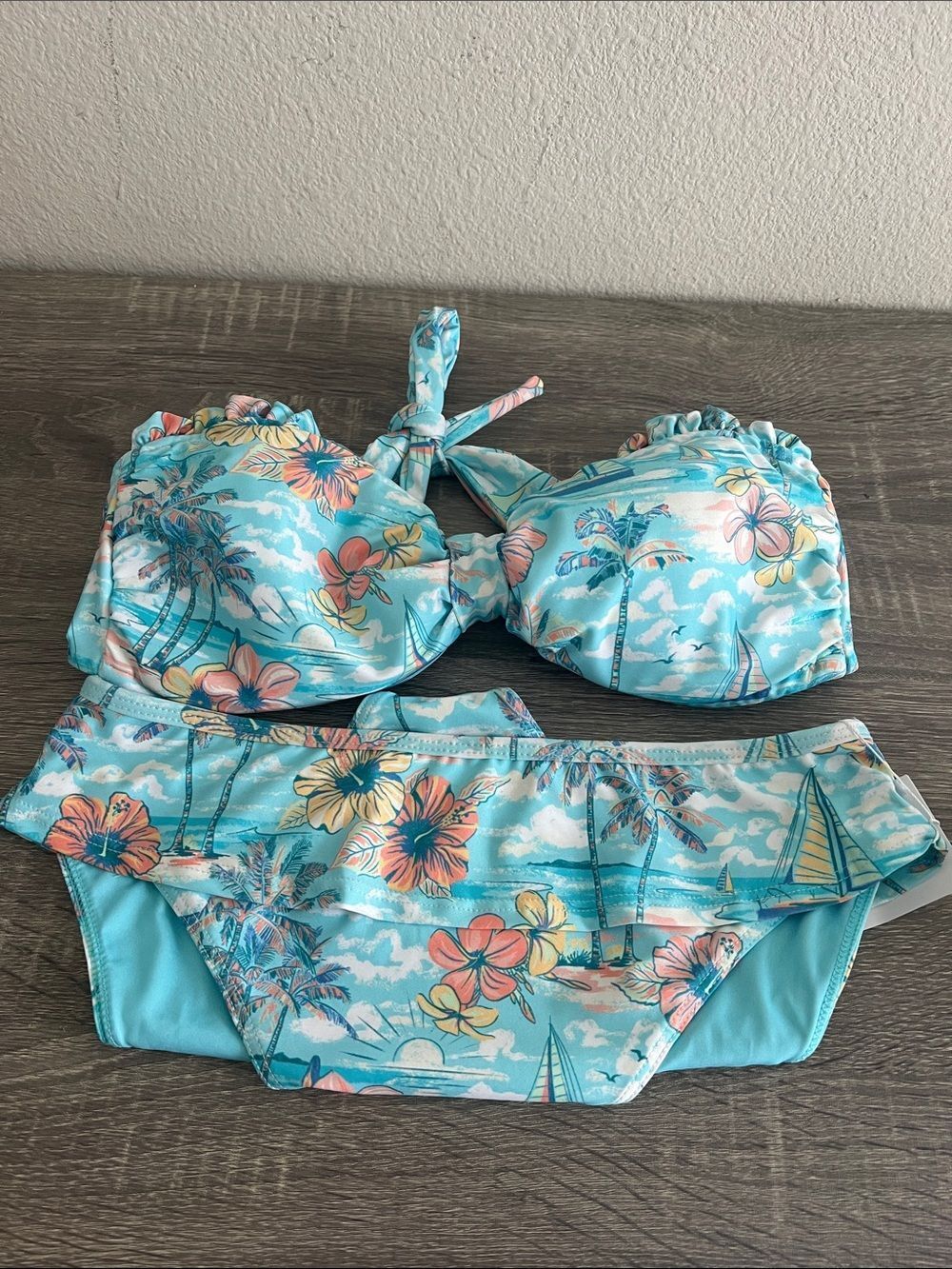 Watercolors by Kenny Flowers The BVIs Bikini Set M Tropical Ruffle Bandeau NWT